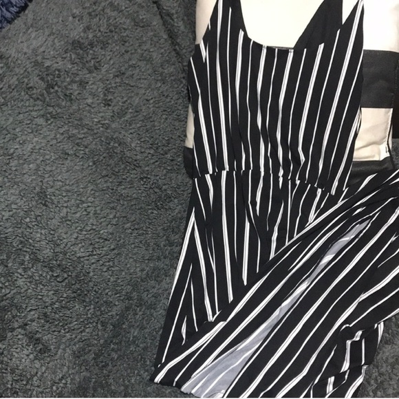 SUMMER DRESS 🌞 Dynamite/Garage - ReVamped - Picture 3 of 5